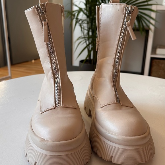 Boots - Picture 1 of 4